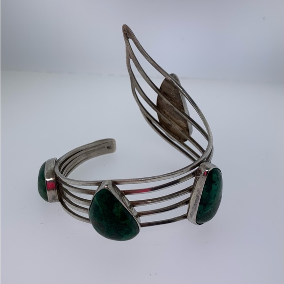 Beautiful Sterling Silver Swirl & Malachite Cuff Bracelet - Picture 3 of 7